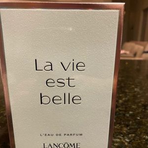 la Vie Est Belle 3.4oz Eau de Parfum.